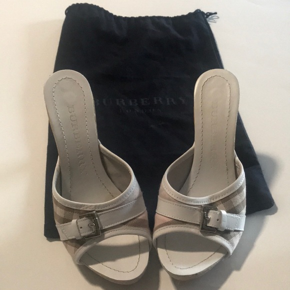 Burberry Pumps - Picture 1 of 8